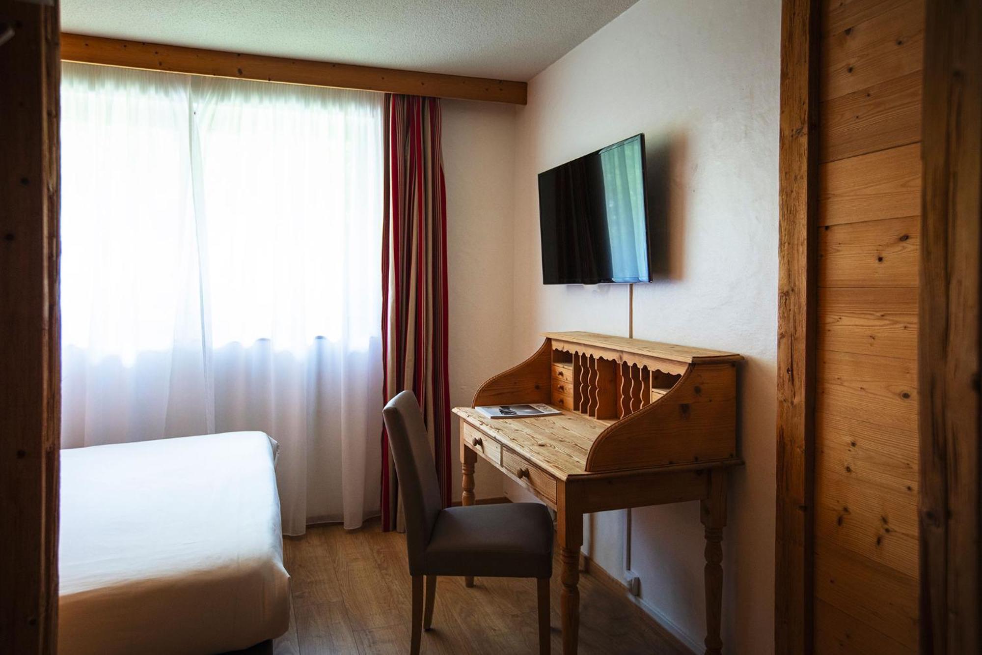 Hotel Alpen Roc لا كلوساز المظهر الخارجي الصورة