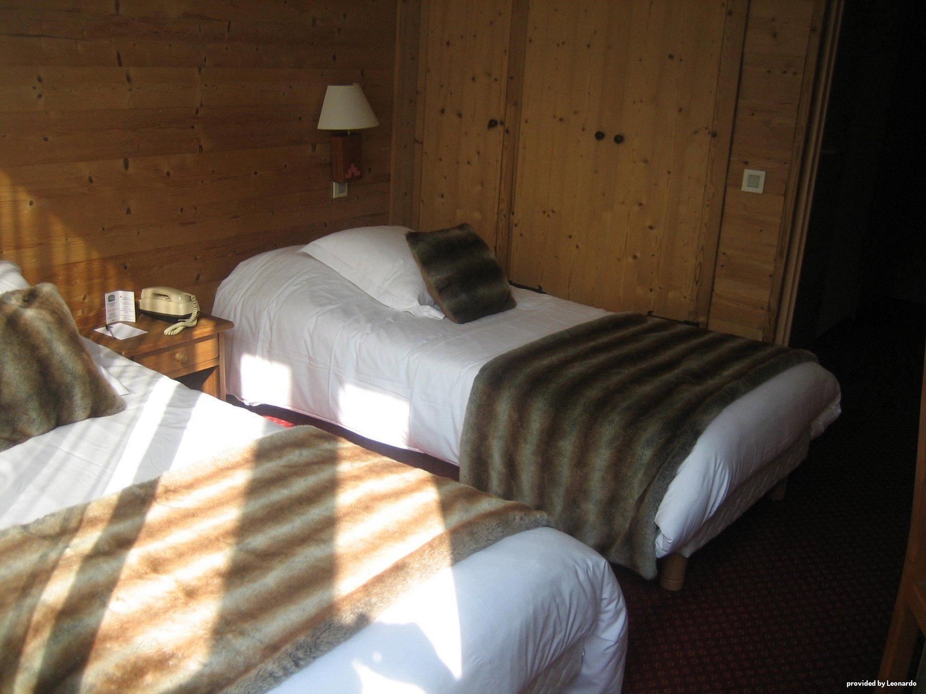 Hotel Alpen Roc لا كلوساز الغرفة الصورة
